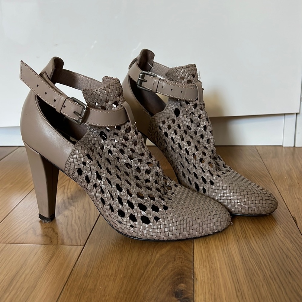 Joie leather nude heels